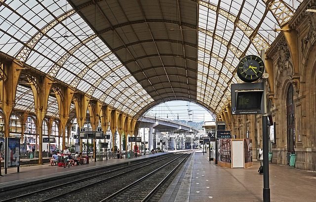 Charles de Gaulle a Gare de Lyon