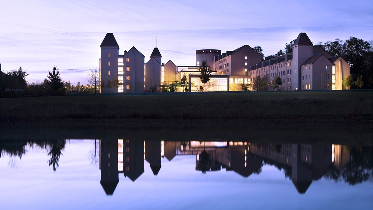 Como llegar de Orly a Explorers Hotel