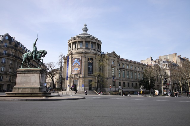 Charles de Gaulle to Issy-les-Moulineaux