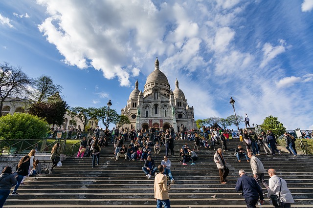 Charles de Gaulle to Montmartre