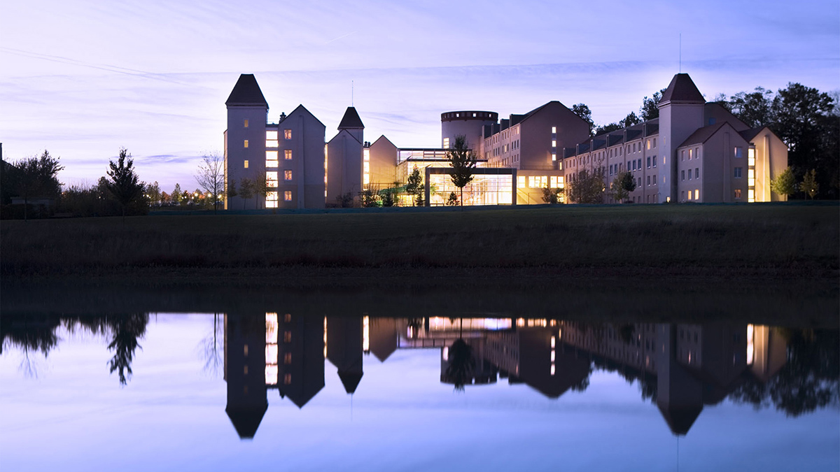 Orly Airport to Explorers Hotel