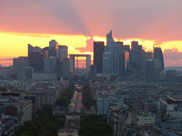 Charles de Gaulle to La Defense