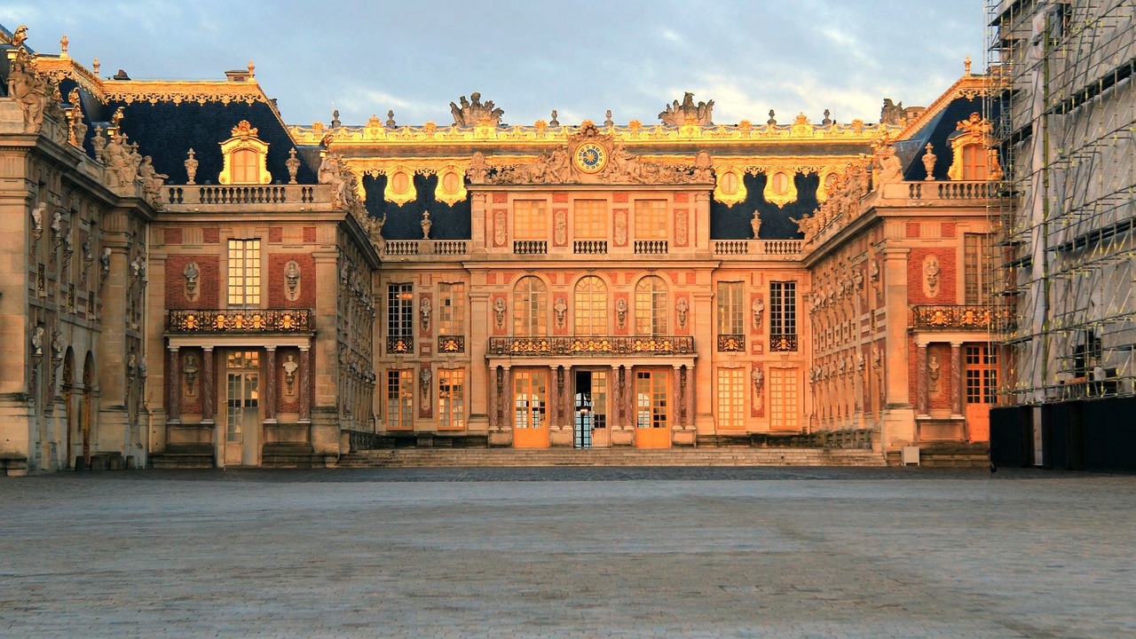 How To Get from Orly Airport to Versailles
