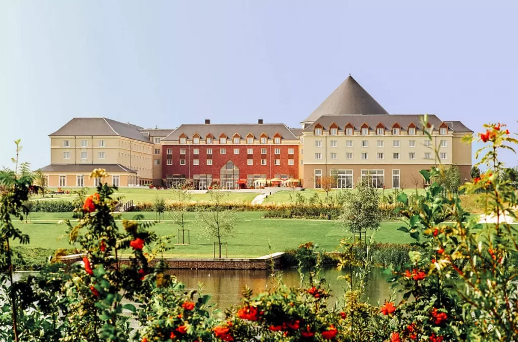 Beauvais Airport to Magic Circus