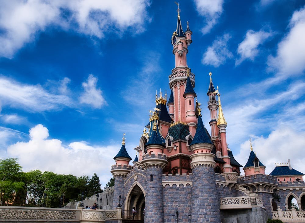 Charles de Gaulle Airport to Disneyland Paris – Fastest Transfers & Tips